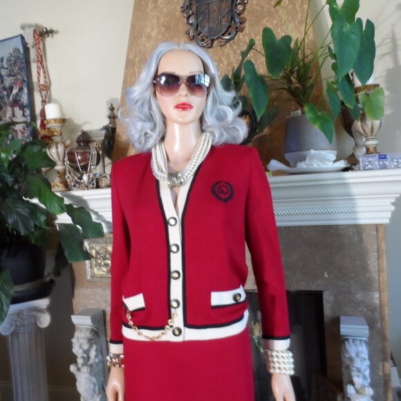 St. John Collection Red Skirt & Jacket Knit Suit Size 6/M - Picture 3 of 16